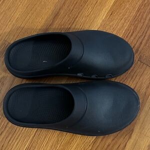 Oofos clogs women’s 8